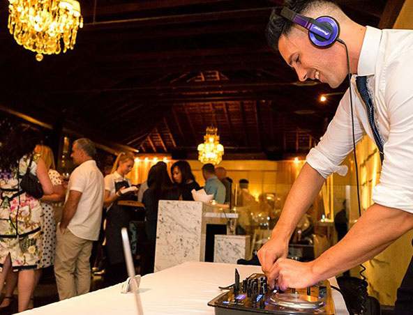 Melbourne Wedding DJ - Pete