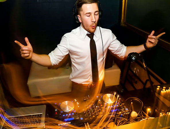 Wedding DJ Luke - Melbourne Djs - Disc Jockey